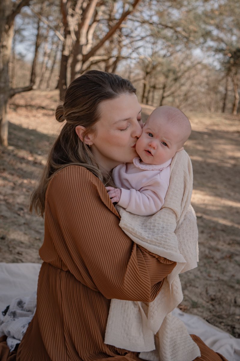 Pasgeboren baby, close-up van rustig gezichtje